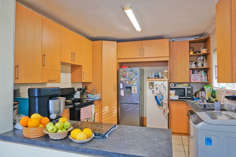 6 Bedroom Property for Sale in Kidds Beach Eastern Cape